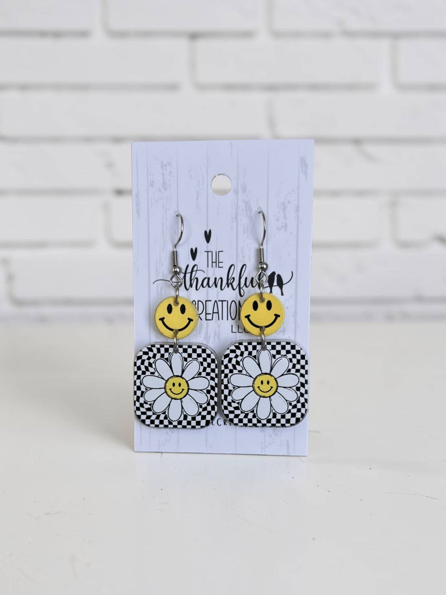 Checkered Daisy Smiley Earrings Yellow