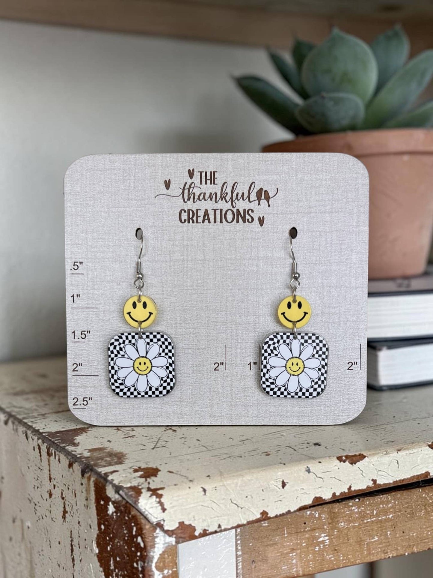 Checkered Daisy Smiley Earrings Yellow